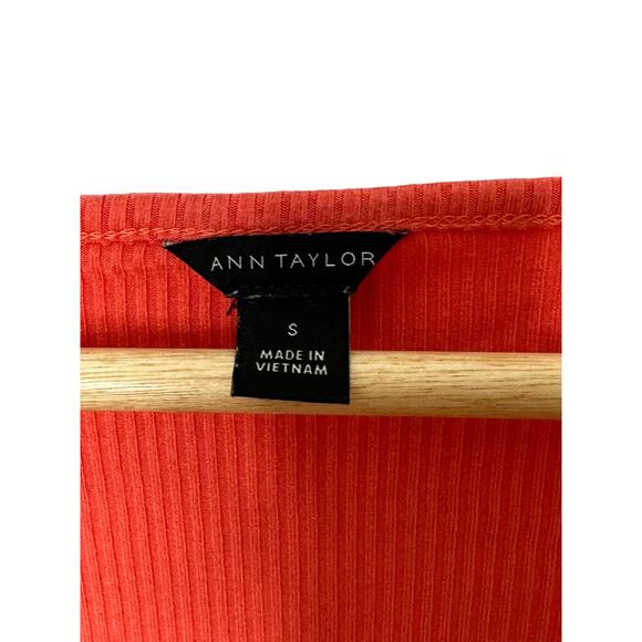 Ann Taylor Scoop Neck Coral Ribbed Short Sleeve Top Women's Size Small - Picture 6 of 6